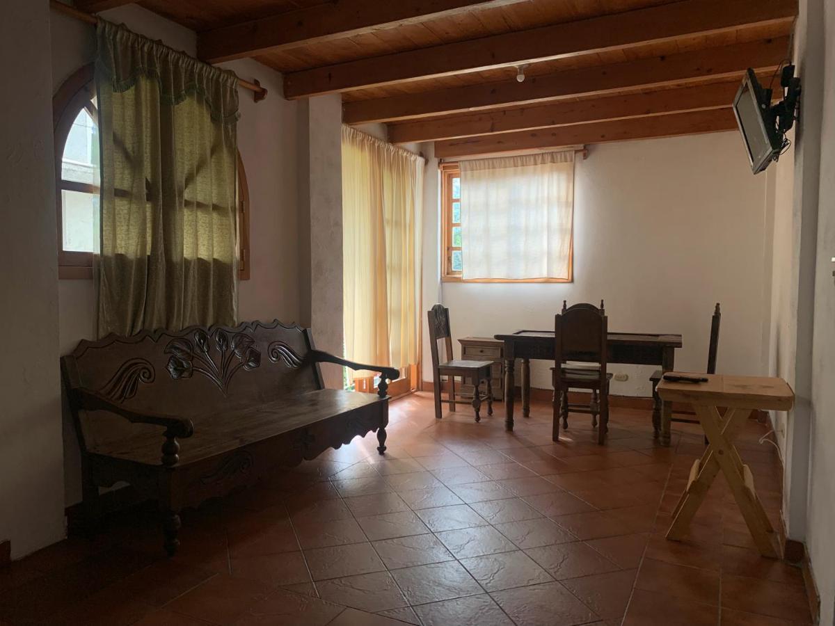 Hostal Dulces Suenos Panajachel Εξωτερικό φωτογραφία