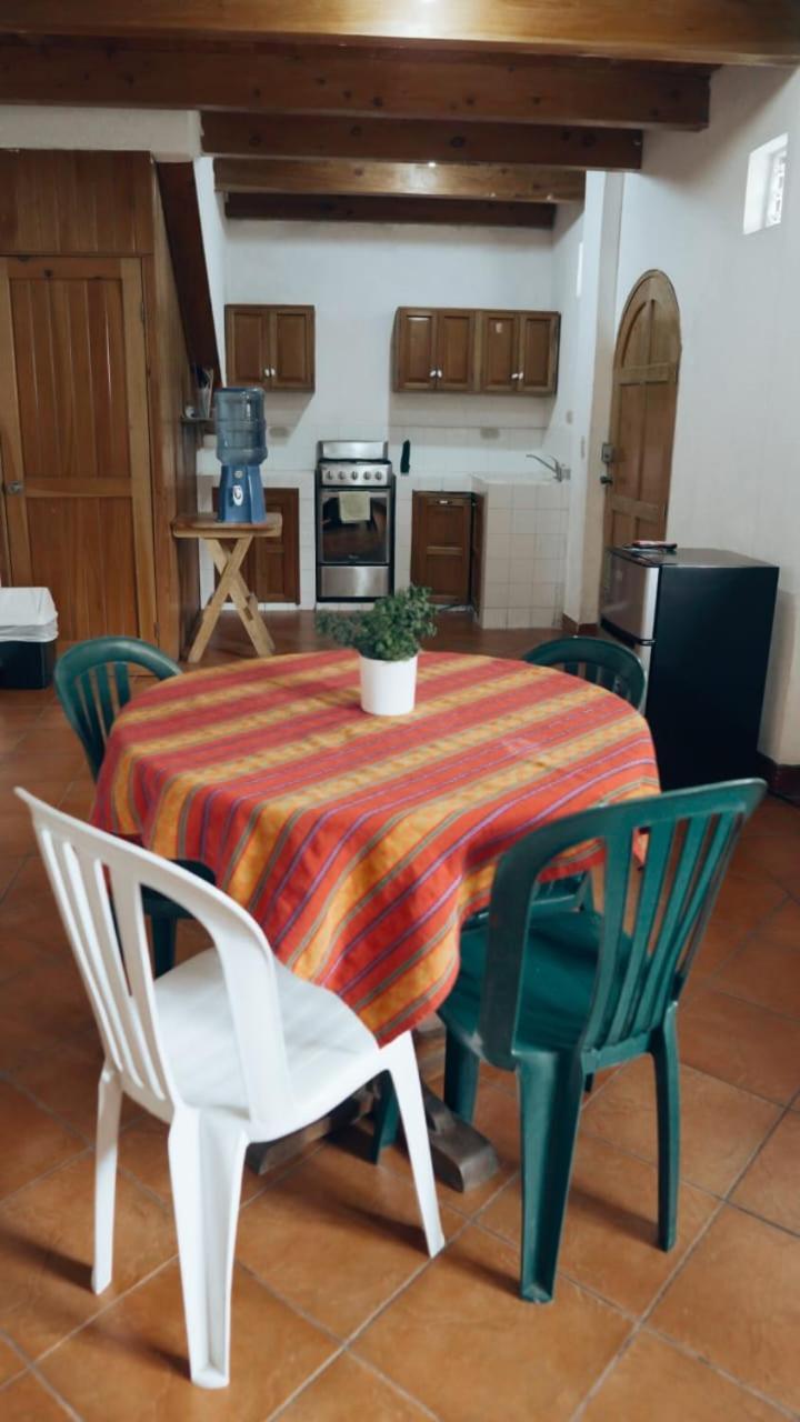Hostal Dulces Suenos Panajachel Εξωτερικό φωτογραφία